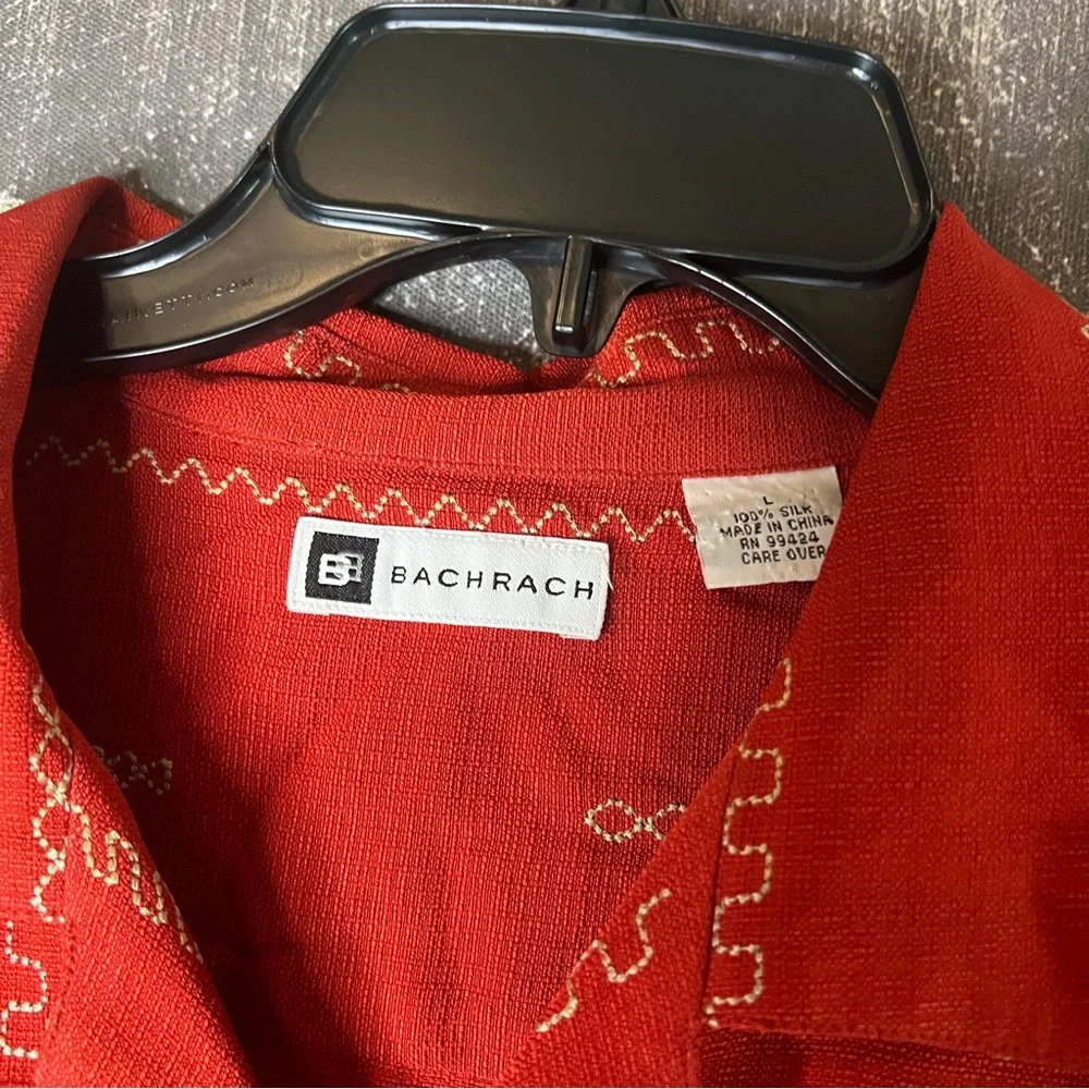 Bachrach 100% Silk Red Tan‎ Zig Zag Embroidery Short Sleeve Button Up Shirt Sz L